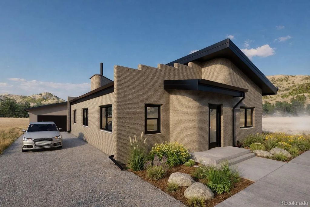 4831 Main Street, Salida