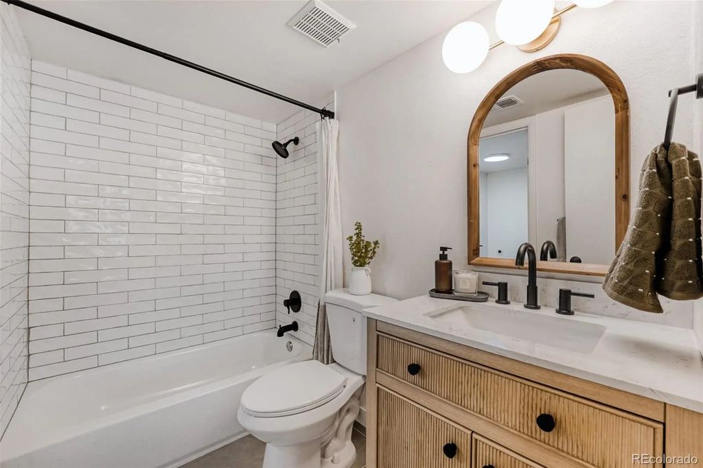 3023 S Ursula Circle 302, Aurora