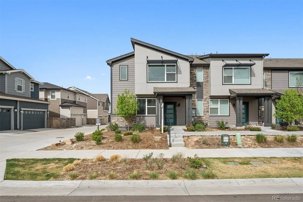 6381 N Malaya Street, Aurora