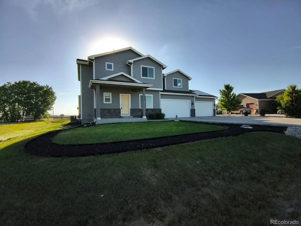 135 Foxtail Drive, Hudson