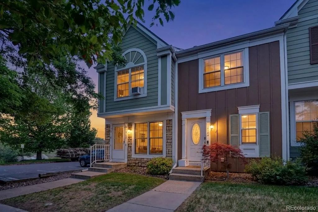 10102 W Dartmouth Avenue, Lakewood