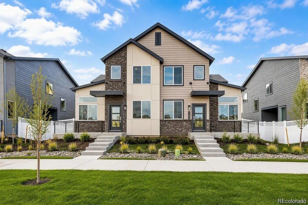 1232 S Algonquian Street, Aurora