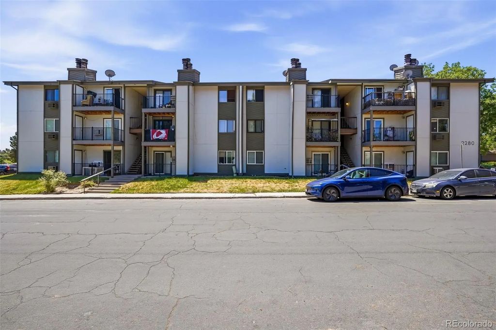 2280 S Oswego Way 201, Aurora