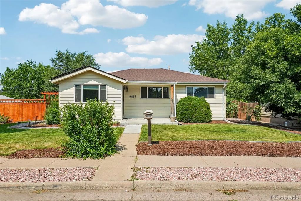 4815 S Logan Street, Englewood