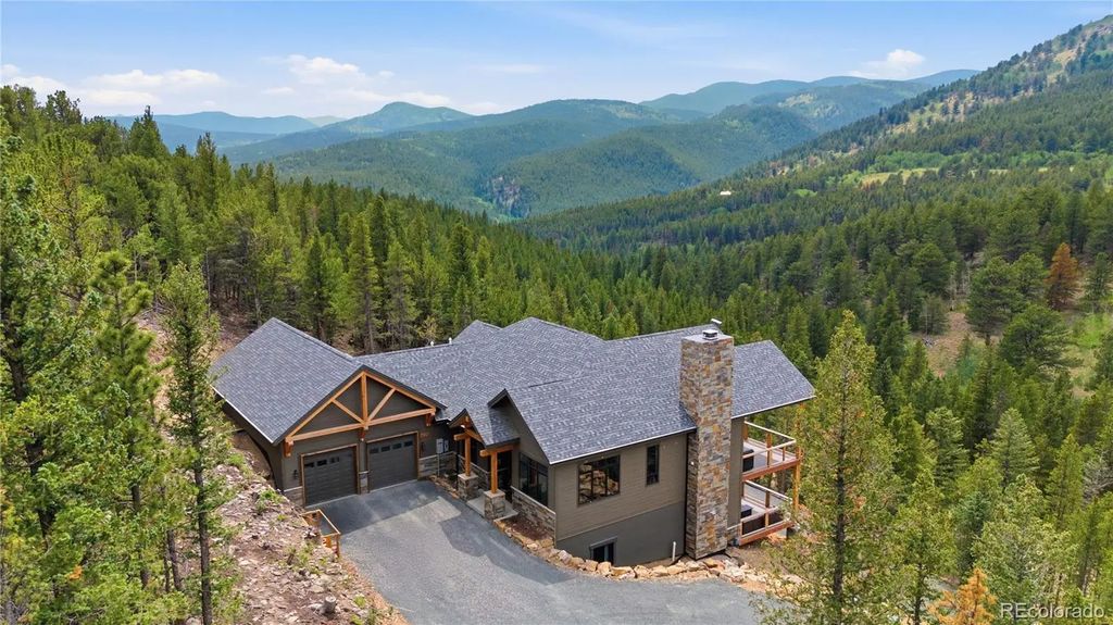 1025 Paradise Valley Parkway, Black Hawk