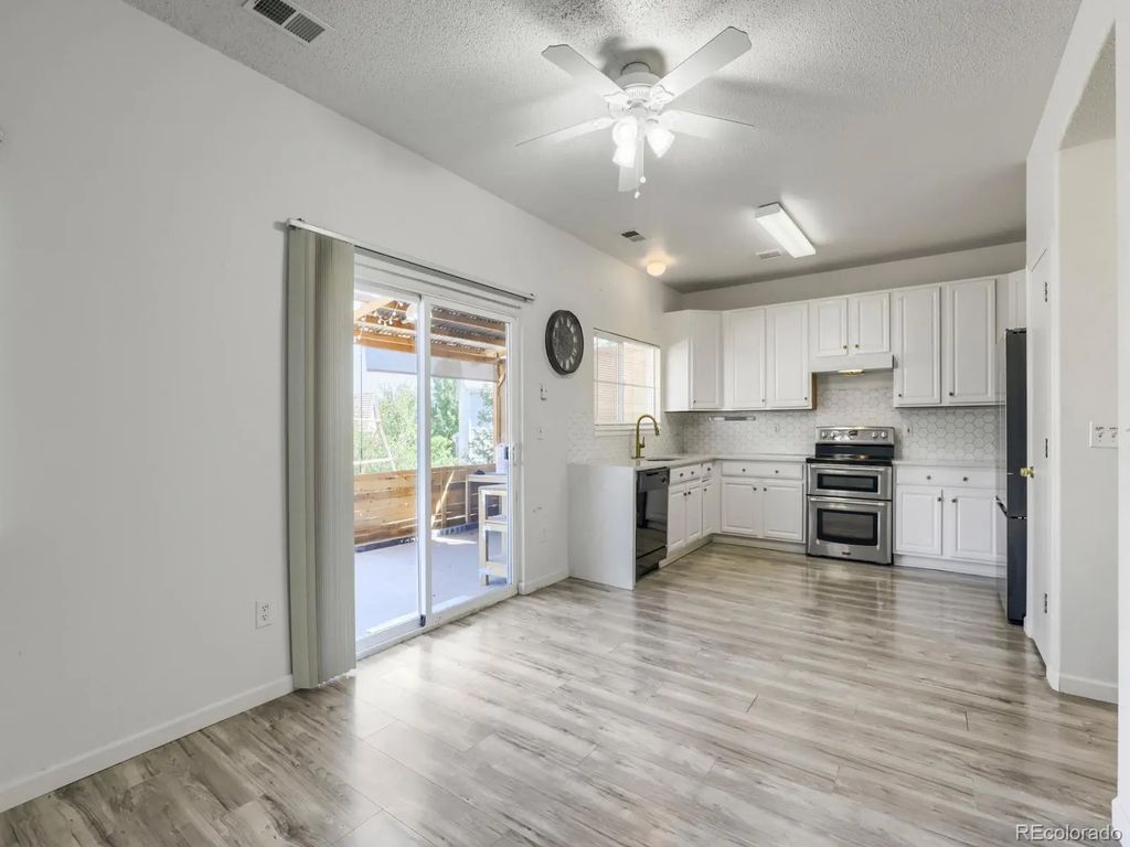 19355 E 58th Drive, Aurora