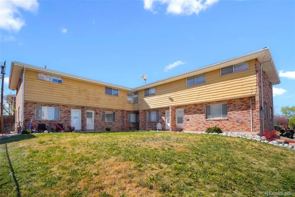 5511 S Delaware Street, Littleton