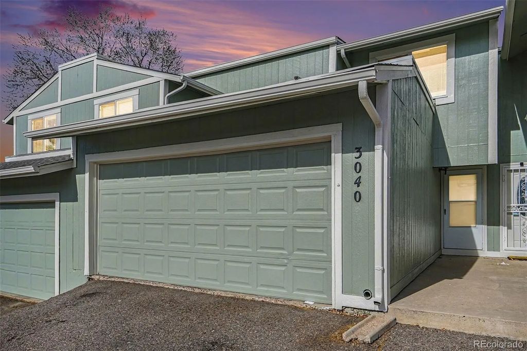 3040 S Macon Circle, Aurora