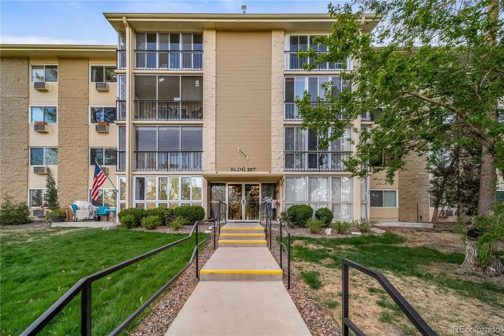 3022 S Wheeling Way 112, Aurora