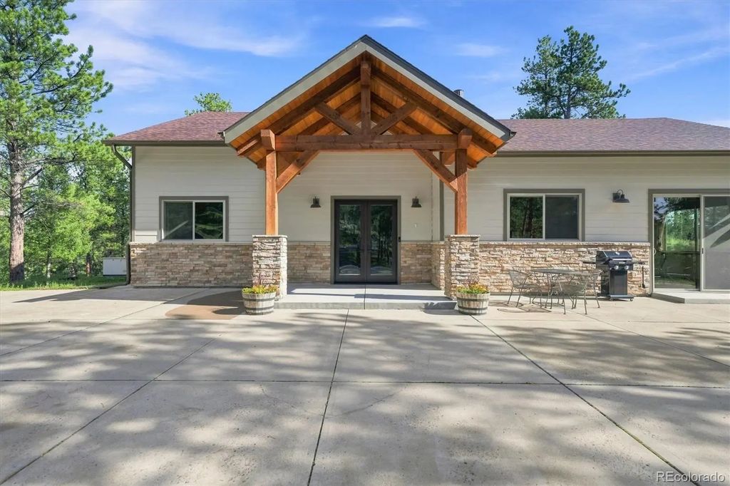 13694 Drake Court, Pine
