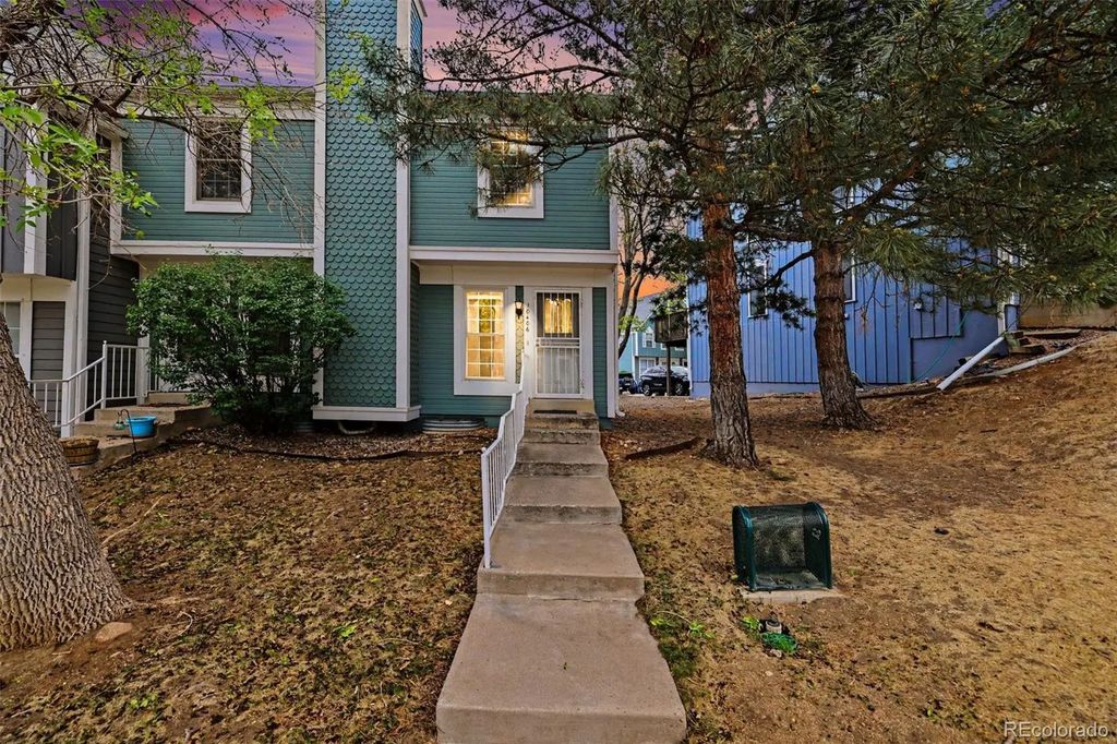 10406 W Dartmouth Avenue, Lakewood