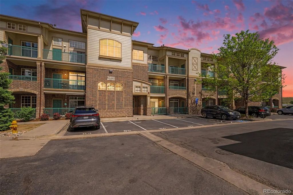 3890 S Dayton Street 103, Aurora