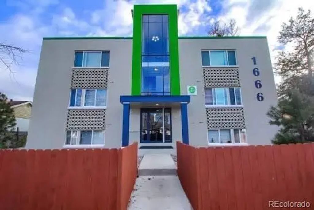 1666 Clinton Street 12, Aurora