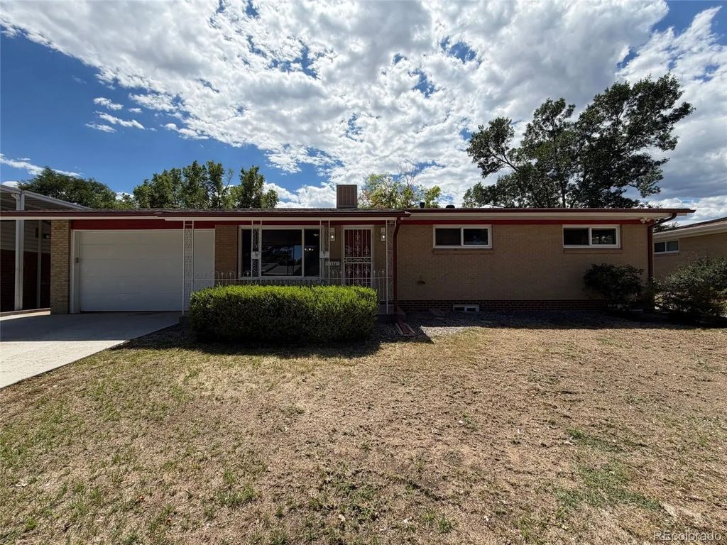 3352 W Aksarben Avenue, Littleton