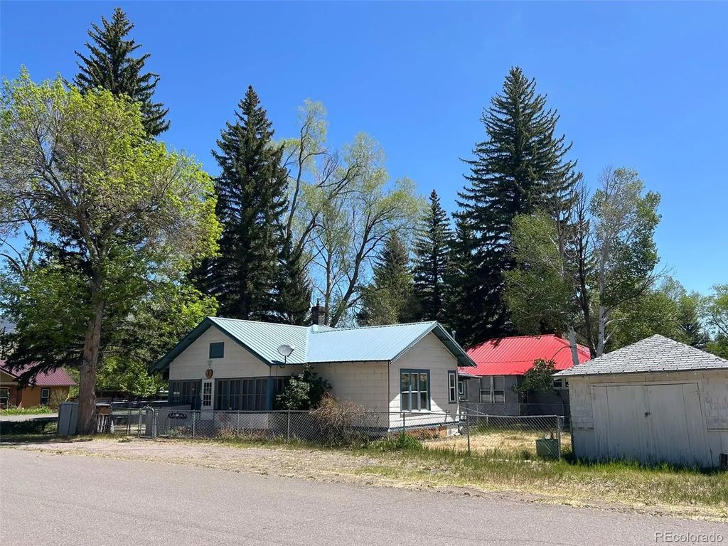 400 7th Street, Saguache