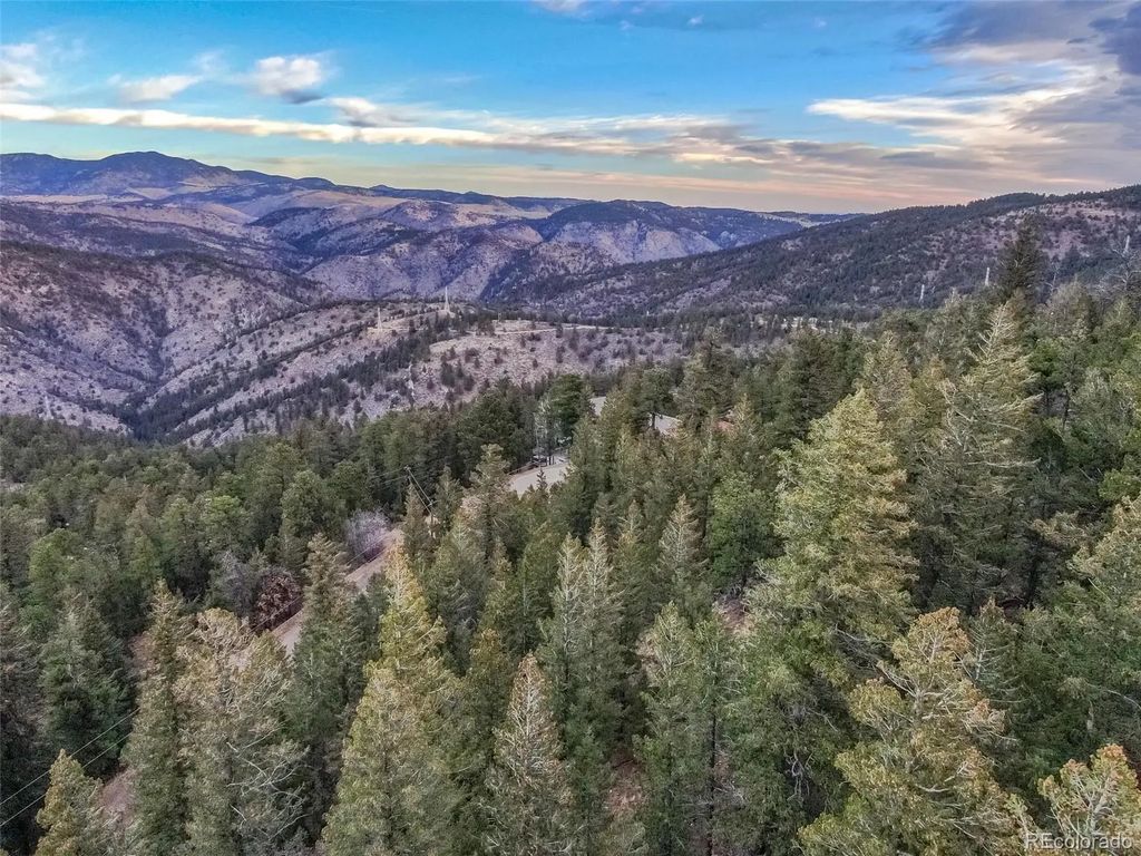 Upper Moss Rock Road, Golden