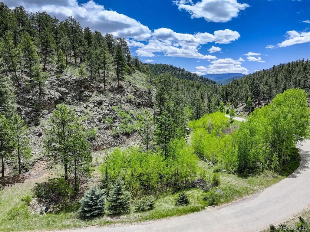 400 Crow Valley Road, Bailey