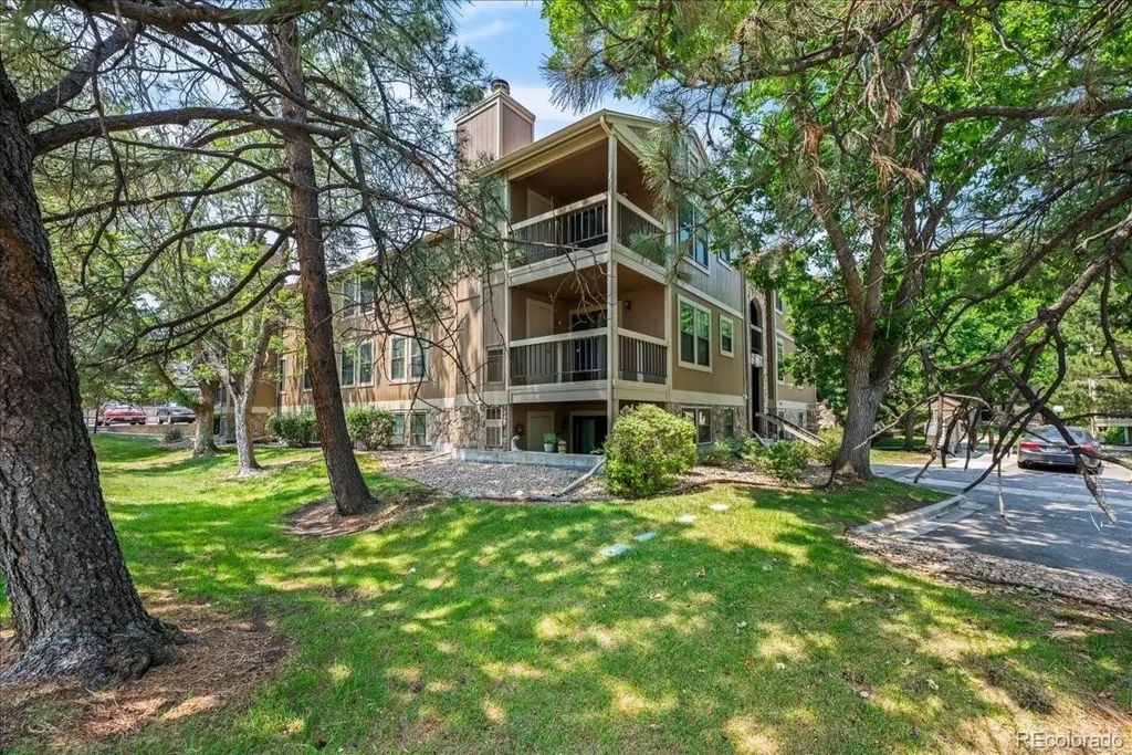 10910 W Florida Avenue 523, Lakewood