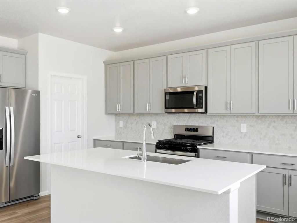 6862 Quail Avenue, Firestone