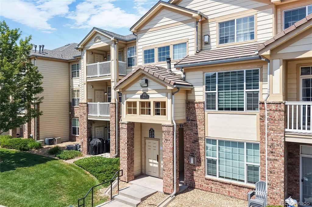 5703 N Gibralter Way 205, Aurora