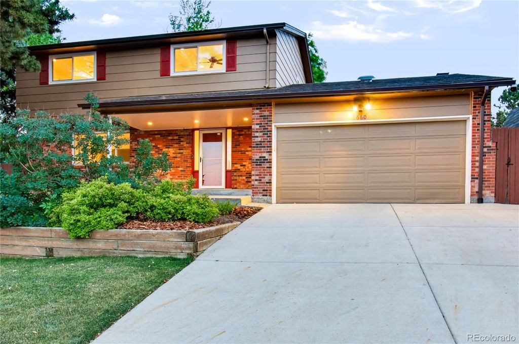 660 Omega Lane, Lone Tree
