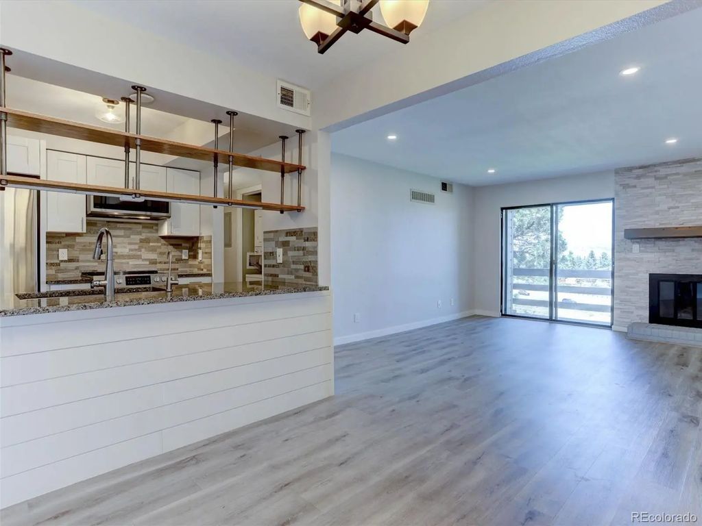 579 Wright Street 202, Lakewood