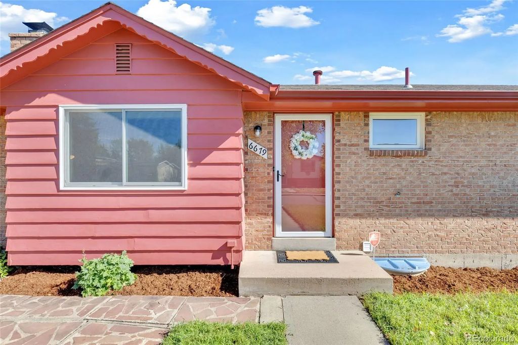 6679 W Louisiana Place, Lakewood