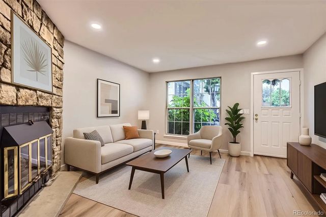 1811 S Quebec Way 31, Denver