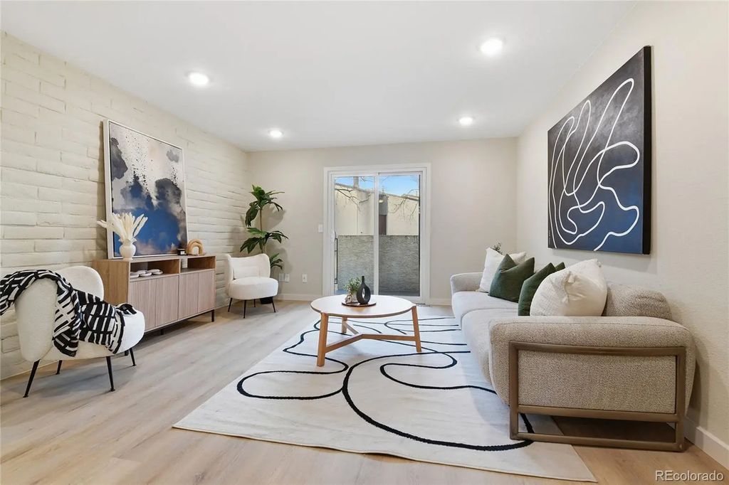 1060 S Parker Road 27, Denver