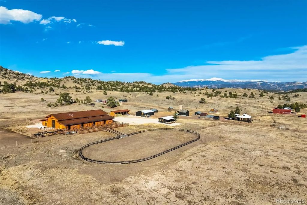 10589 County Road 102, Guffey