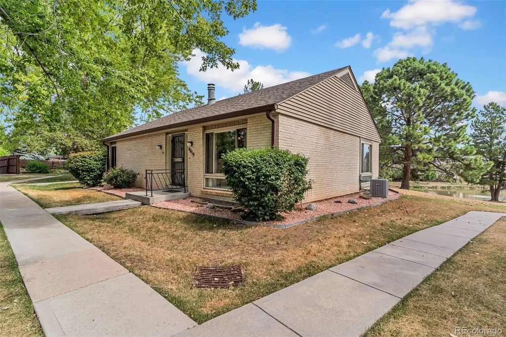 4619 W Ponds Circle, Littleton