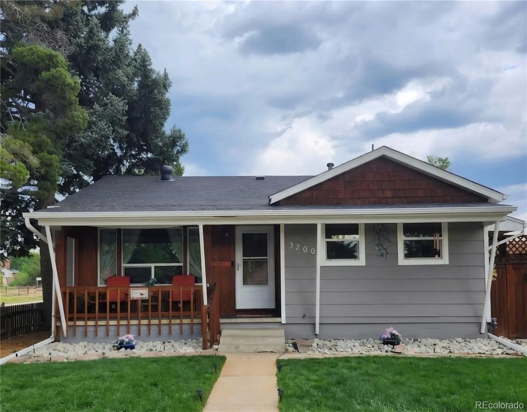 3200 S Elati Street, Englewood