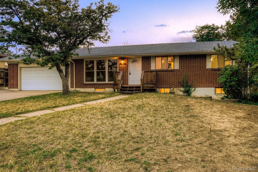 345 S Lee Street, Lakewood