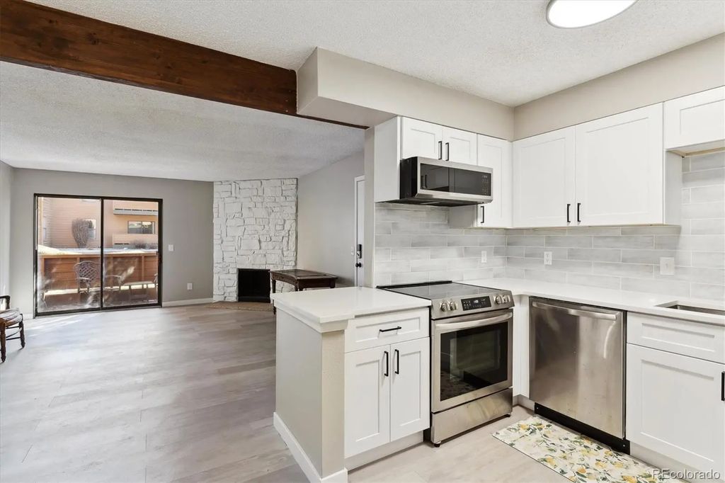 3335 S Ammons Street 103, Lakewood