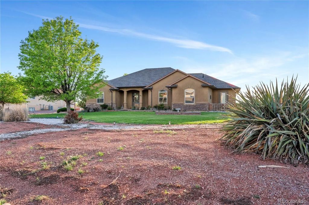 581 S Seaside Drive, Pueblo