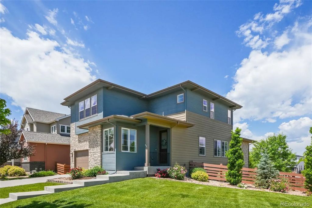 198 Starlight Circle, Erie