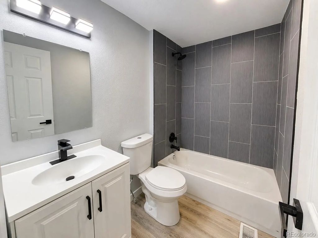 4825 Astrozon Boulevard, Colorado Springs