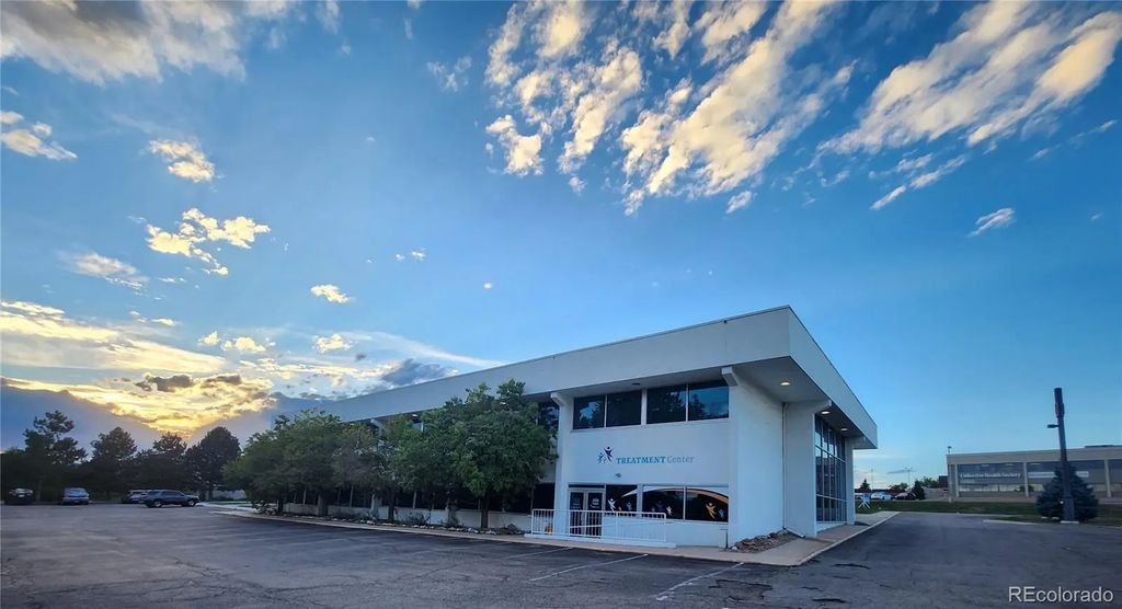 6911 S Yosemite Street, Centennial