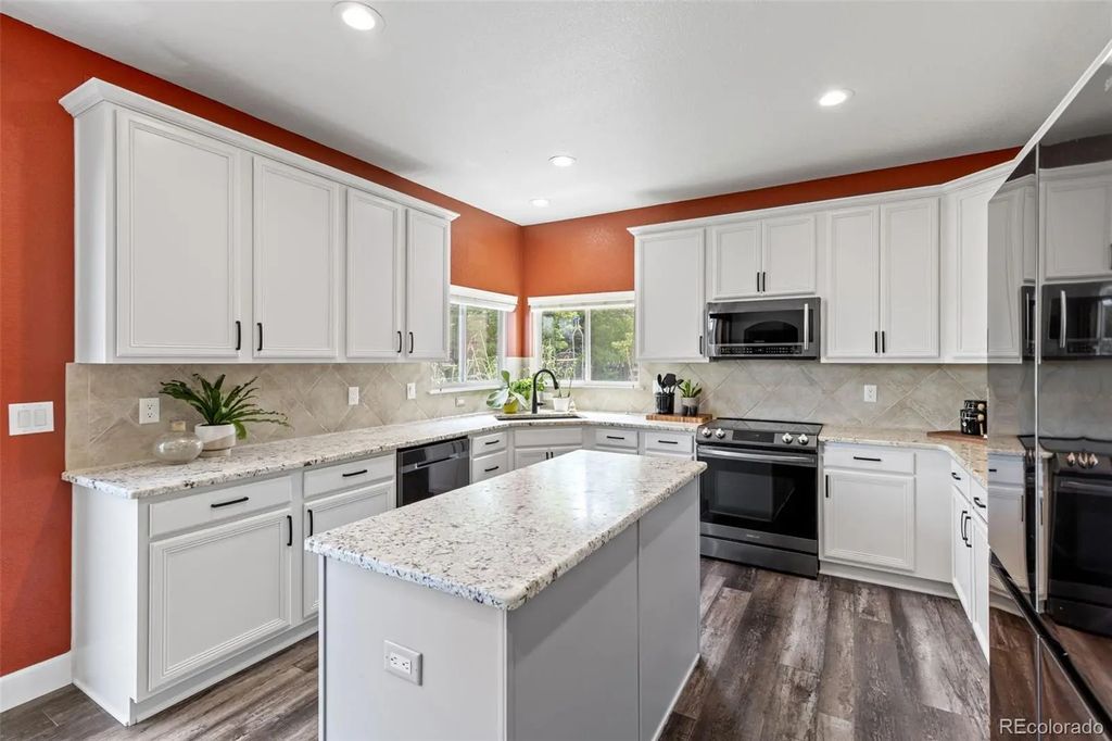 7664 Bison Court, Littleton