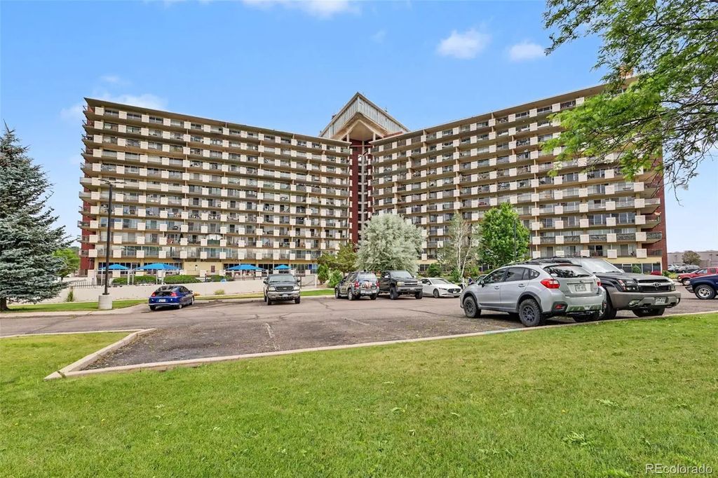 411 Lakewood Circle A906, Colorado Springs