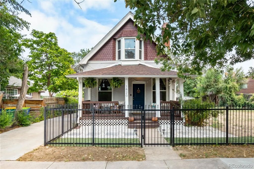 1620 Dallas Street, Aurora
