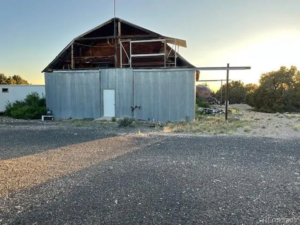 8113 County Road 18.9, San Luis