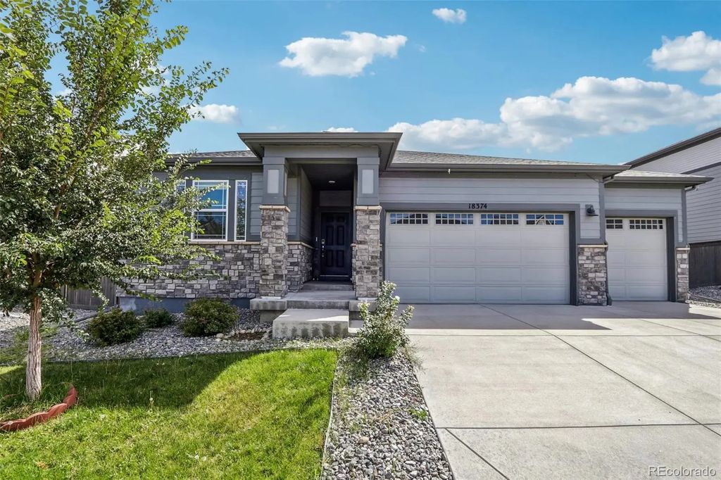 18374 Grosbeak Place, Parker