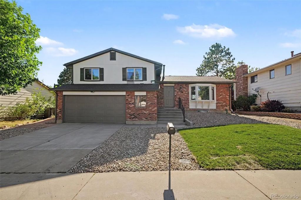 2065 S Rifle Street, Aurora