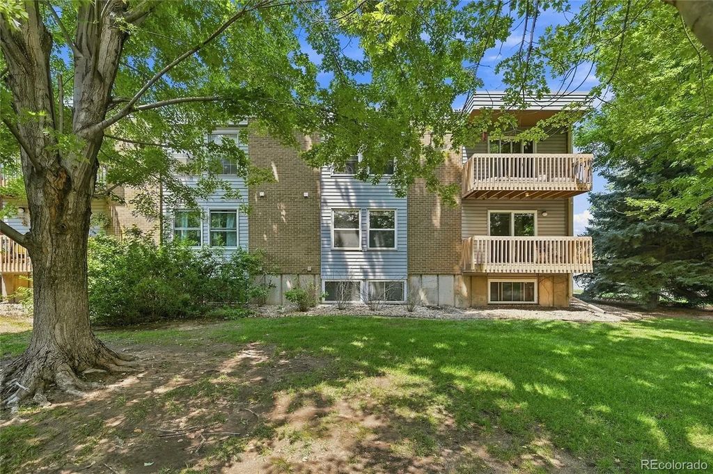 1612 Cottonwood Drive 13w, Louisville