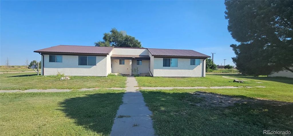 708 W 1st Avenue, Kit Carson