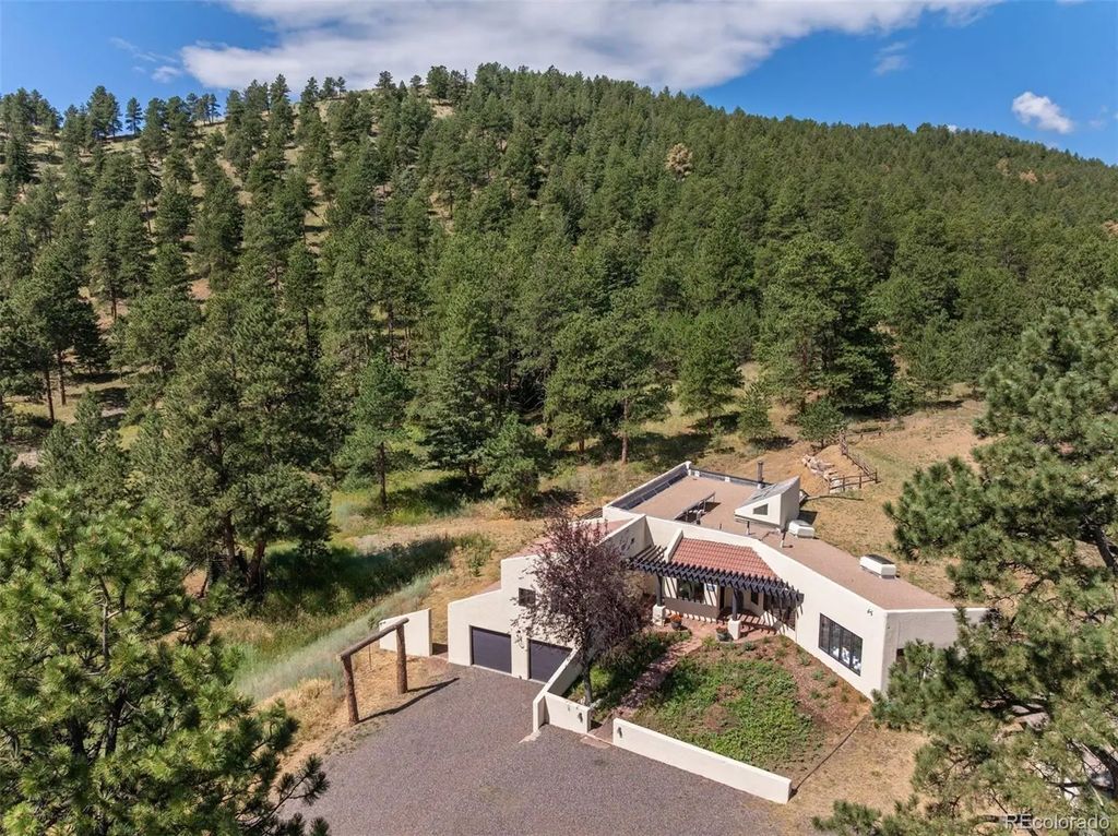 1053 Red Moon Road, Evergreen