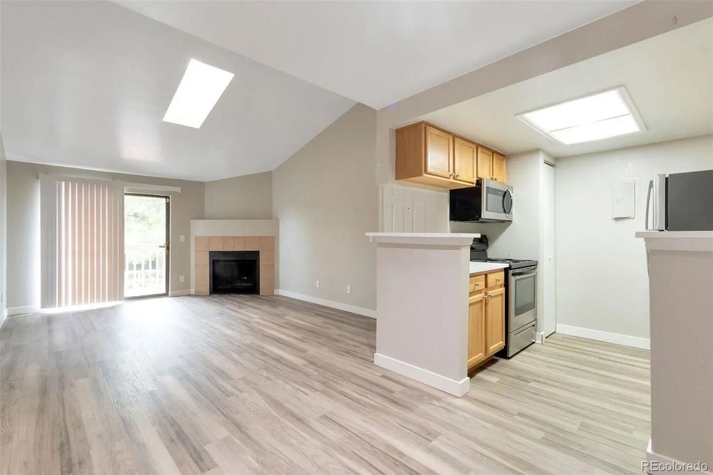 10323 E Peakview Avenue J201, Englewood