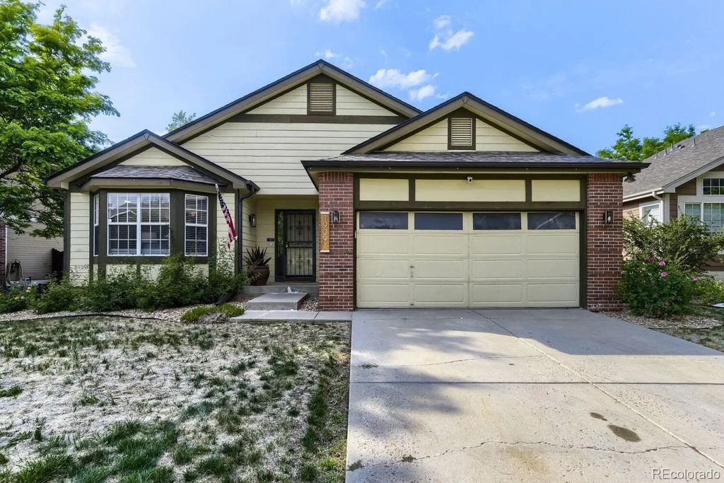 19091 E Chenango Circle, Aurora