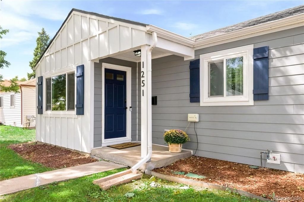 1251 S Seneca Way, Denver